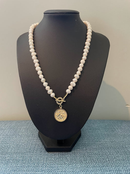 The White Pearl Lotus