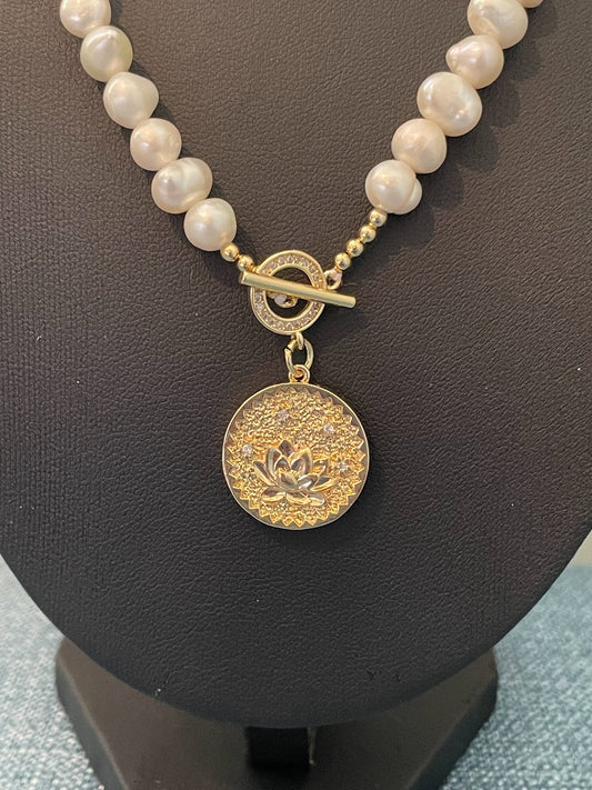 The White Pearl Lotus